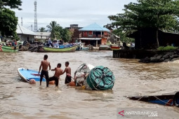 Kapal ditabrak di tengah laut, dua nelayan Aceh Barat selamat