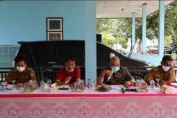 Asisten II Pemkab Pringsewu pimpin rapat pembahasan pemasaran produksi hasil perikanan