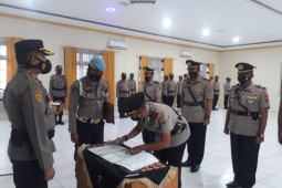 Kapolres Balangan pimpin sertijab jajaran kasat dan kabag