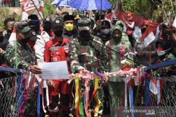 Pangdam Siliwangi resmikan jembatan gantung di Kabupaten Serang