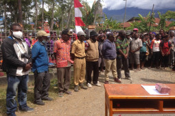 Kepala Distrik Jayawijaya bantah gelapkan beras bansos