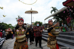 Tradisi Jamasan Pusaka Bulan Suro