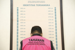 DJP Jatim I serahkan tersangka tindak pidana perpajakan kepada kejaksaan