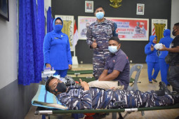 Donor darah Lanal Lhokseumawe kumpulkan 39 kantong darah