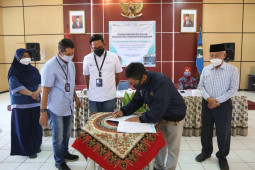 Pelindo III salurkan pinjaman Rp2,95 miliar kepada peternak di Pasuruan