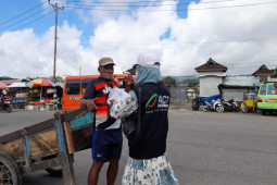 ACT Maluku "Beri Makan Gratis" kepada pekerja harian, diapresiasi kepedulian