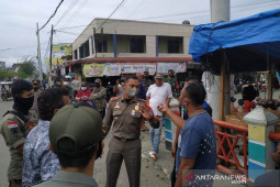 Jualan di trotoar, pedagang di Meulaboh ditertibkan