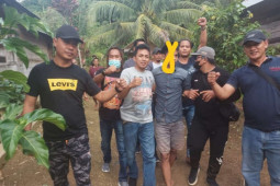 Anggota Polsek Awayan dibacok