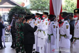 Paskibra HUT ke-76 RI di Banjarmasin dengan formasi 28 orang