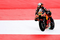 Brad Binder juarai GP Austria berkat "twist" larut di Spielberg