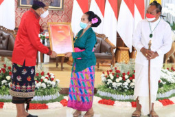 Empat seniman Bali dianugerahi Dharma Kusuma