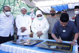 Bupati dan Wabup Situbondo resmikan pembangunan jembatan antar-dusun