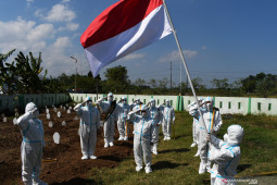 Relawan COVID-19 Upacara Peringatan HUT RI