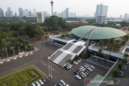 Sidang dan membangun optimisme bangsa