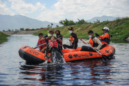 Simulasi penyelamatan dan pertolongan di air