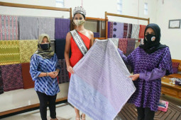 Tenun ikat Kediri berhasil tembus pasar Jepang