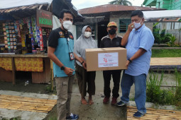 PWI Asahan salurkan bantuan sembako Kapoldasu kepada warga