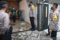 Kapolres Banjarbaru sambangi personel yang jalani "isoman"