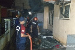 Polisi usut penyebab satu rumah warga terbakar, ungkapkan