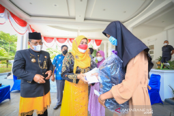 Wali Kota Banda Aceh santuni 100 anak yatim sebagai rasa syukur HUT RI