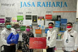 Jasa Raharja Babel bagikan 101 paket sembako di Hari Kemerdekaan RI ke-76