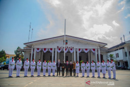 Pasukan Paskirabara siap bertugas pada upacara bendera HUT ke-76 RI di Kota Bogor