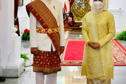 Jokowi kenakan pakaian adat Lampung saat Upacara HUT ke-76 RI