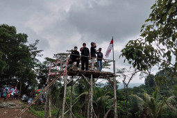 "Agustusan" di Obyek Wisata Pasir Pantun