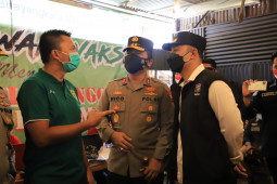 Wali Kota Eri dan Presiden Persebaya komitmen sukseskan vaksinasi di Surabaya