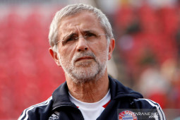 Bayern kenang mendiang Gerd Mueller