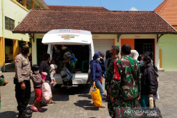 Prajurit Kodam V/Brawijaya pindahkan seribu warga isoman ke fasilitas isoter