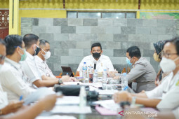 Wali Kota Medan tegaskan tidak cari kesalahan di kantor camat zona merah