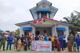 Tim Pejuang Kemanusiaan Bangka Barat santuni 127 anak yatim piatu