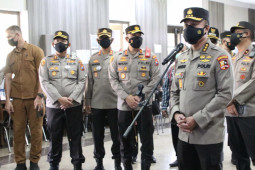 Irwasum Polri tinjau "safe house" penanganan COVID-19 di Kota Malang