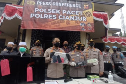Polres Cianjur tangkap dua pencuri yang menyamar jadi pemulung
