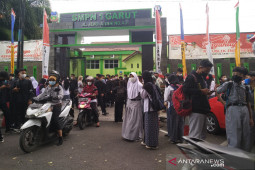 Bupati Garut minta sekolah patuh prokes cegah penularan COVID-19