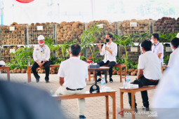 Presiden Jokowi dengarkan cerita petani milenial soal prospek cerah porang