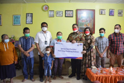 Bupati Dairi apresiasi BRI Sidikalang bantu biaya pendidikan anak nakes RSUD Sidikalang