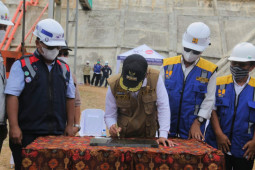 Bupati Pringsewu lakukan "impounding" Bendungan Way Sekampung