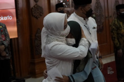 Haru Biru warnai pemberian santunan ratusan yatim korban COVID-19