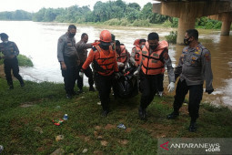SAR temukan jasad pria yang melompat dari jembatan di Bungo