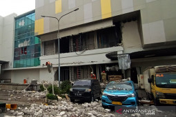 Ledakan Margo City karena lift barang amblas