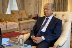 Mahathir Mohamad khawatir kasus COVID-19 tembus 23.000 di Malaysia