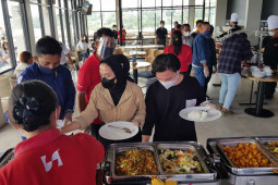 Travelling saat PPKM di Ambon, "brunch" di Sky Bar layak dicoba