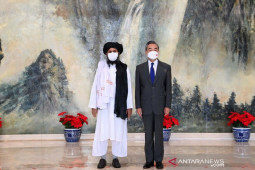 China bantu  pemerintahan  baru Afghanistan 3 juta vaksin, 200 juta yuan