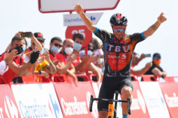 Caruso juarai etape sembilan Vuelta, Roglic kokoh di puncak
