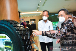 Minister inspects industry full operation trial in Tangerang