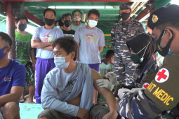 Lantamal Pontianak "jemput bola" vaksinasi terhadap nelayan