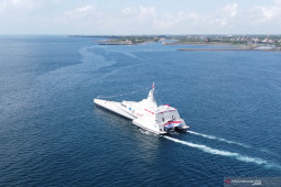 Peluncuran KRI Golok-688