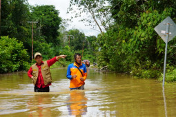 Banjir di Kapuas Hulu Bupati minta BPBD segera lakukan pendataan